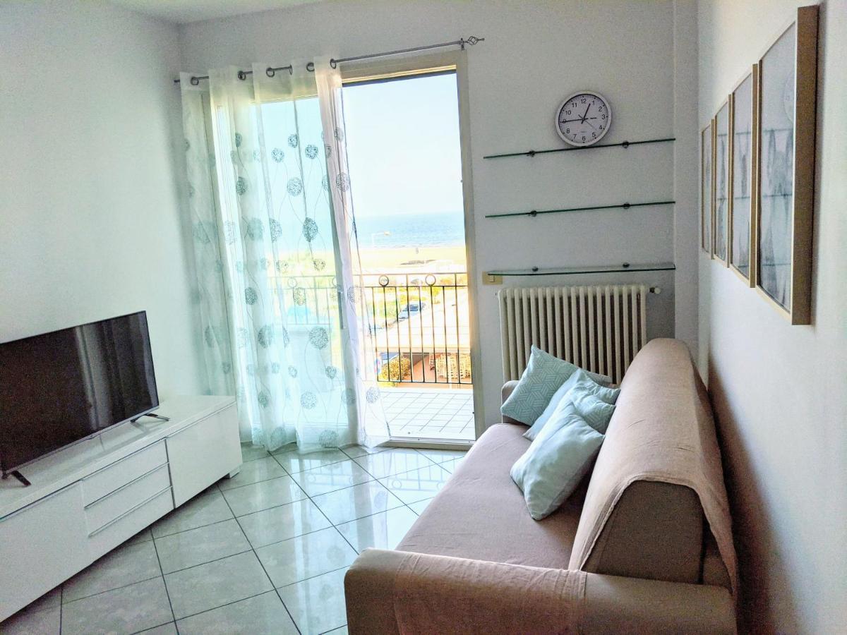 Appartamento A Riccione Con Balconcino Vista Mare Exterior photo